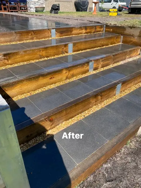 Onyx paver walkway and paved steps beside a retaining wall (3 of 6)